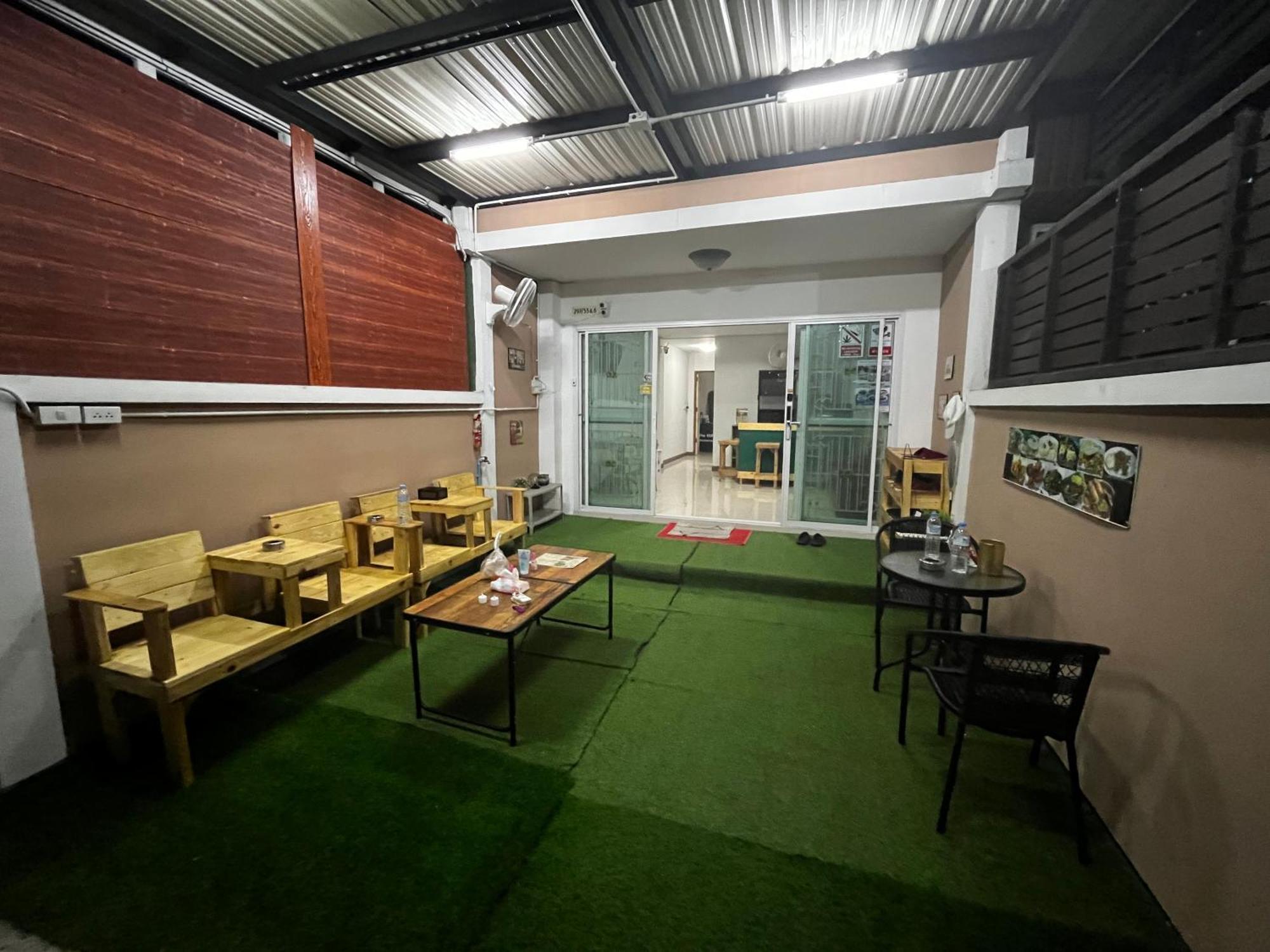 The European House Pattaya Bed & Breakfast Luaran gambar